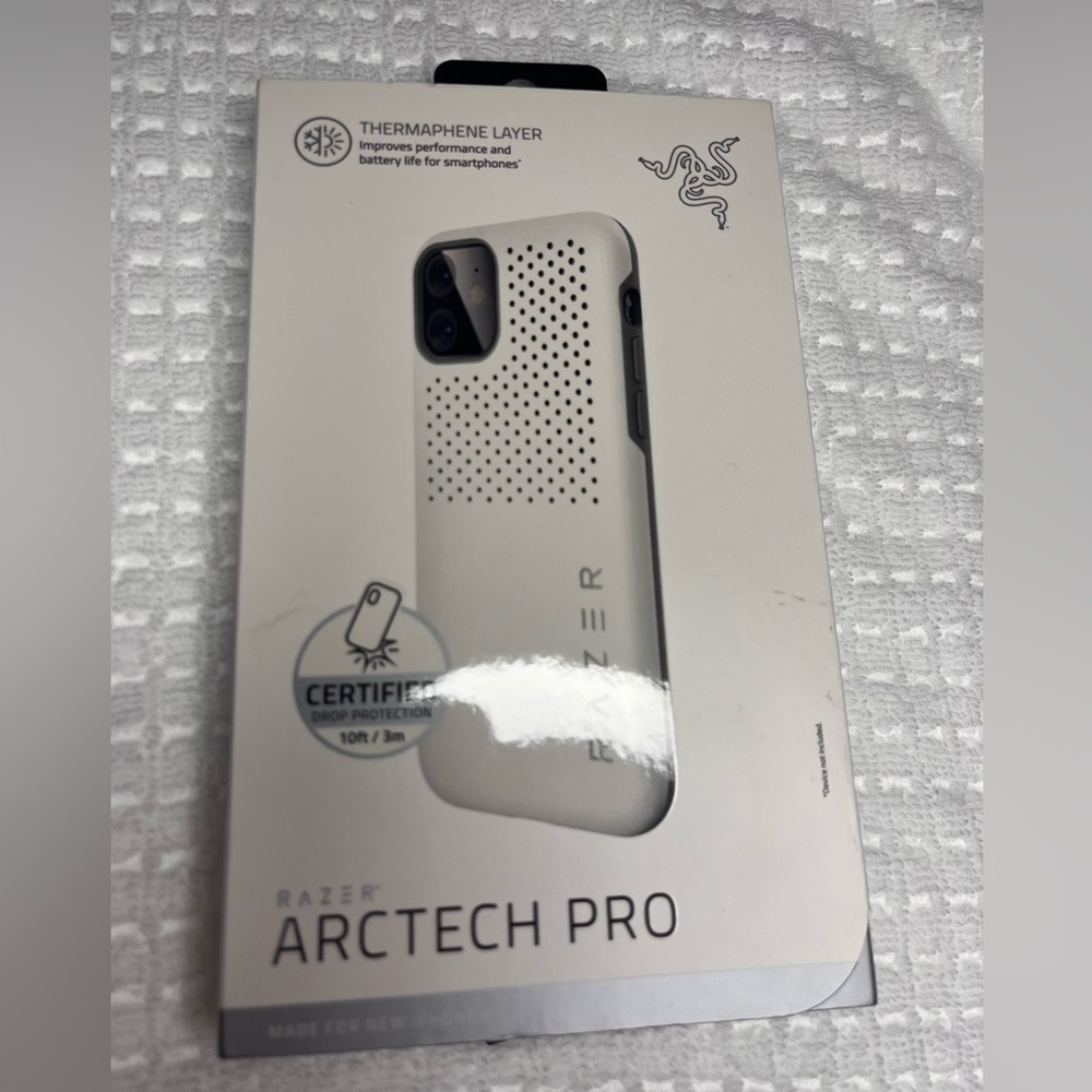 Razer Arctech pro iPhone 6.1 case NEW